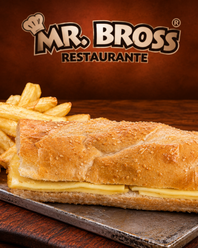 Sándwich de queso y papas doradas